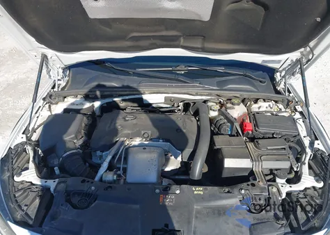 2018 Buick Regal Tourx Essence from USA, damaged, VIN W04GV8SX7J1147138